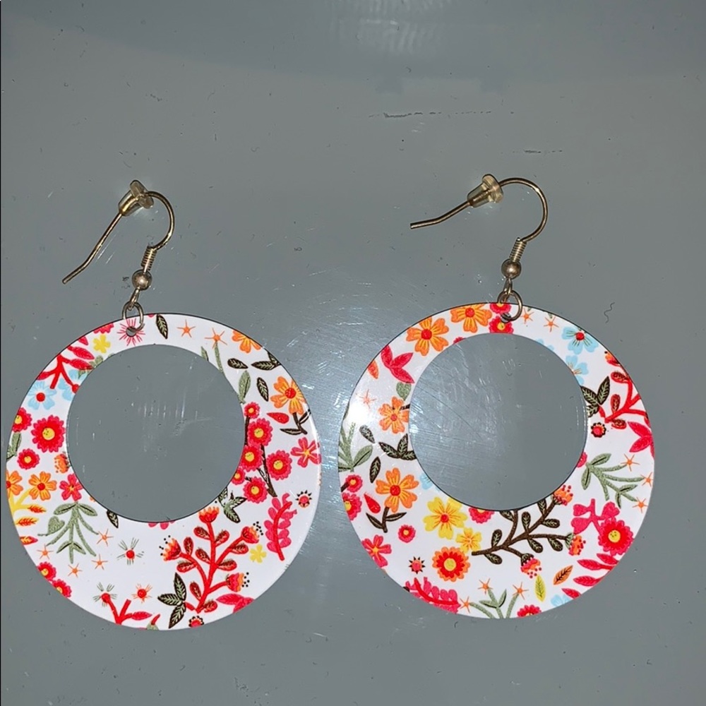 Floral disc earrings